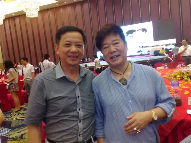 与小品演员齐志合影.jpg
